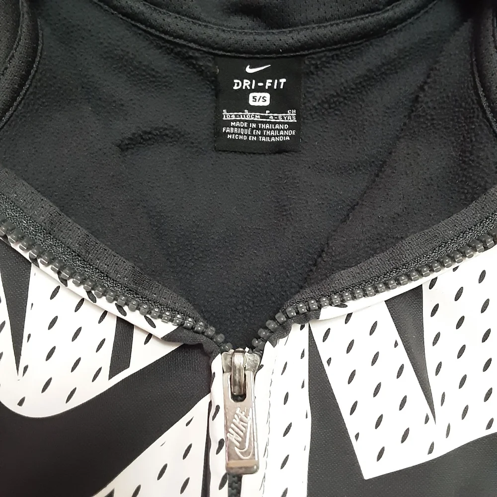 Nike Jacket With Hood Kids Small